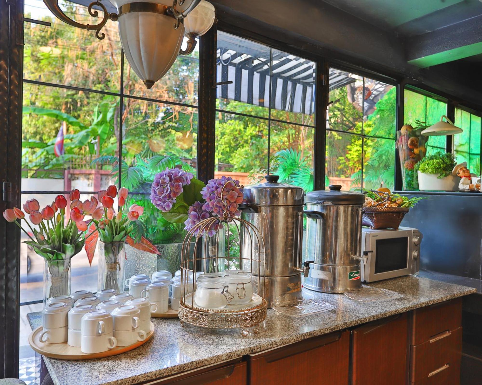 Diamond City Hotel Sha Certified Bangkok Luaran gambar