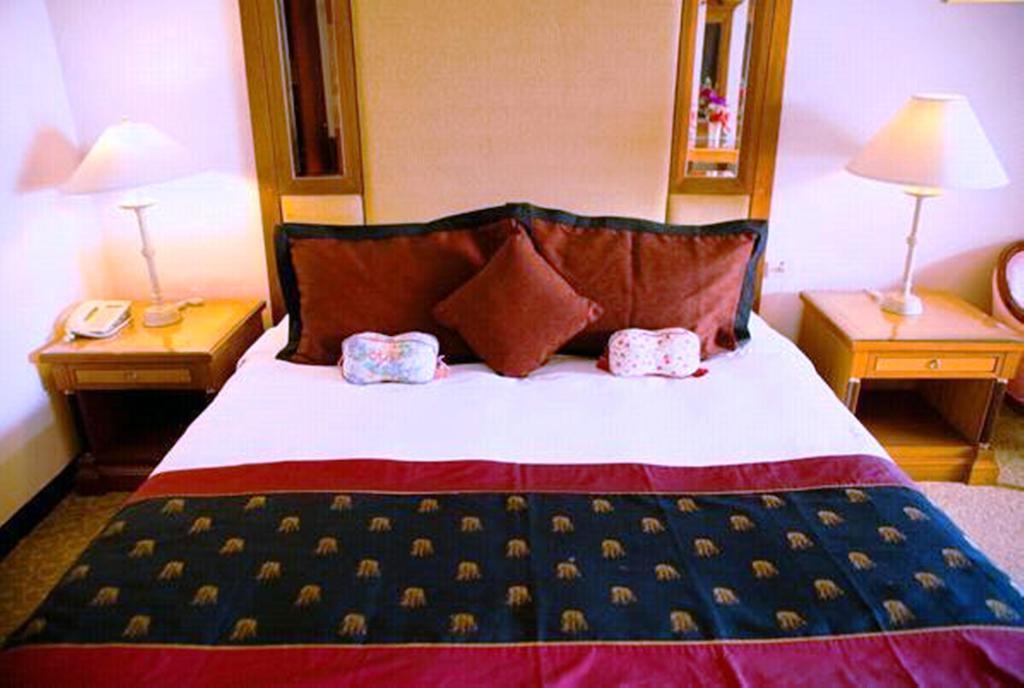 Diamond City Hotel Sha Certified Bangkok Luaran gambar